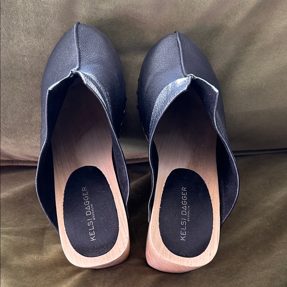 Kelsi Dagger Black Leather Mules